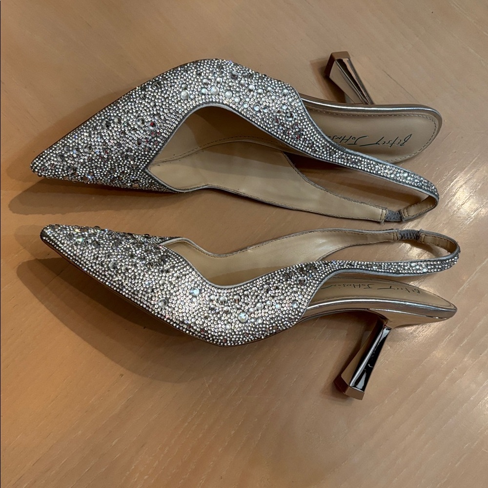 Betsey Johnson Silver Clark Rhinestone Slingback Pointed Toe Pumps - 9M - Picture 8 of 11